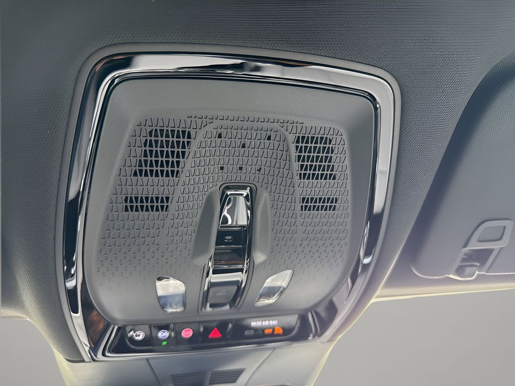 Vehicle image 29 of 39
