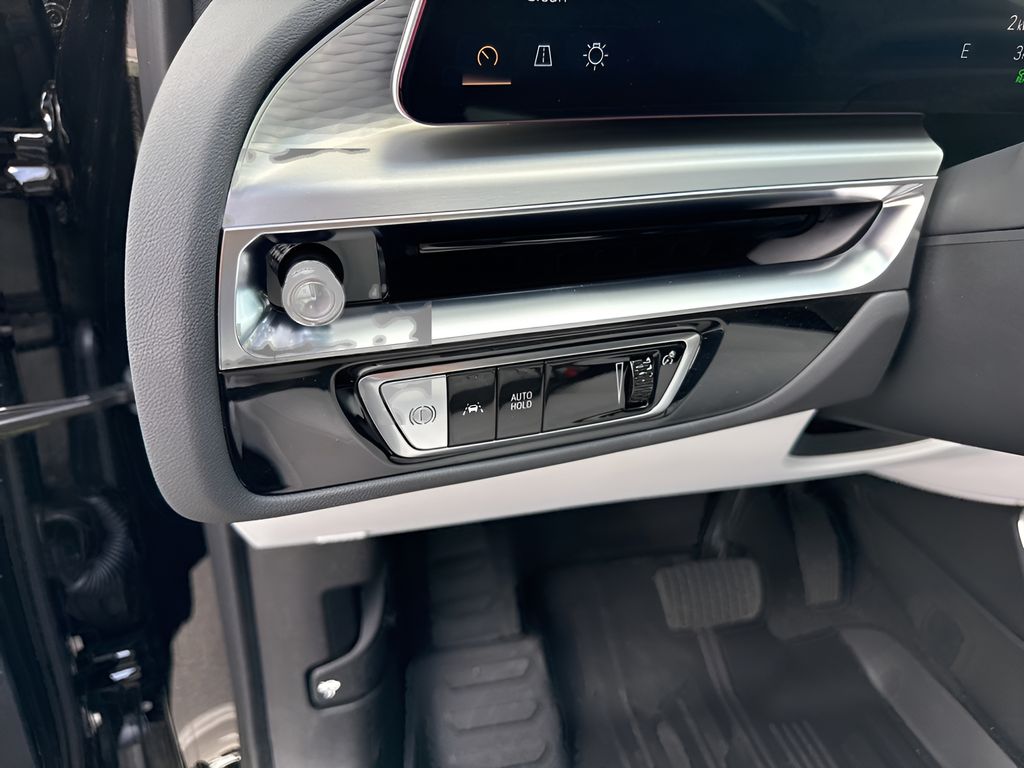 Vehicle image 19 of 39