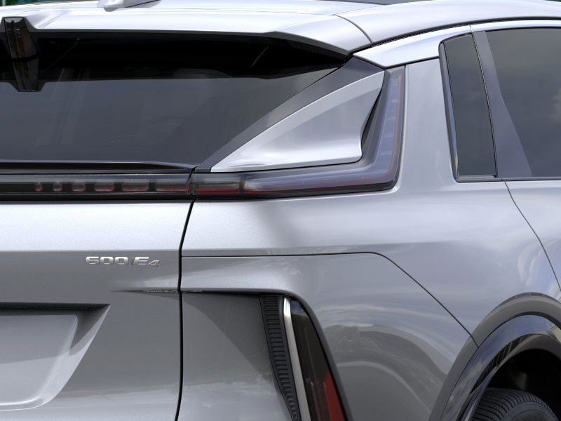 Vehicle image 13 of 26