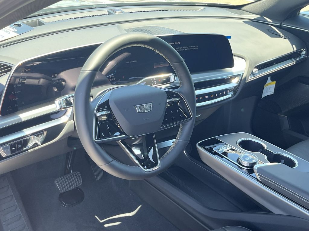 2025 Cadillac LYRIQ Luxury Image 9 of 28