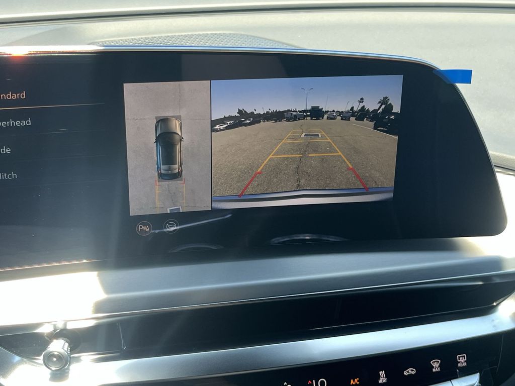 2025 Cadillac LYRIQ Luxury Image 14 of 28