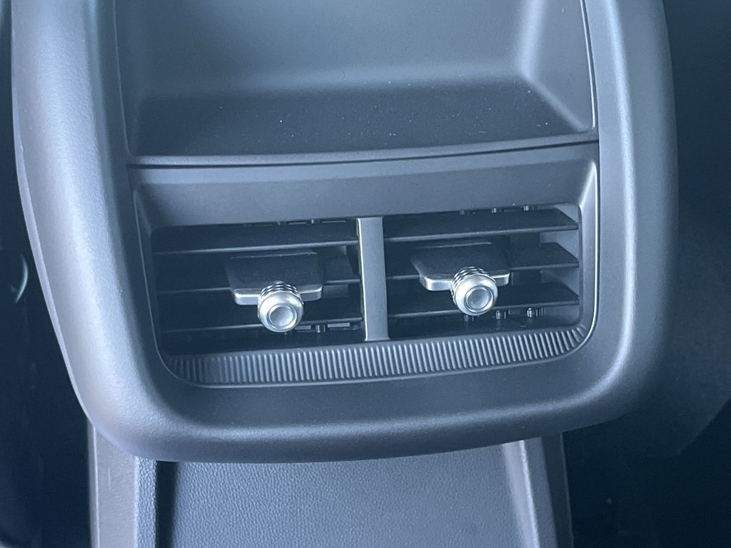 2025 Cadillac LYRIQ Luxury Image 27 of 28