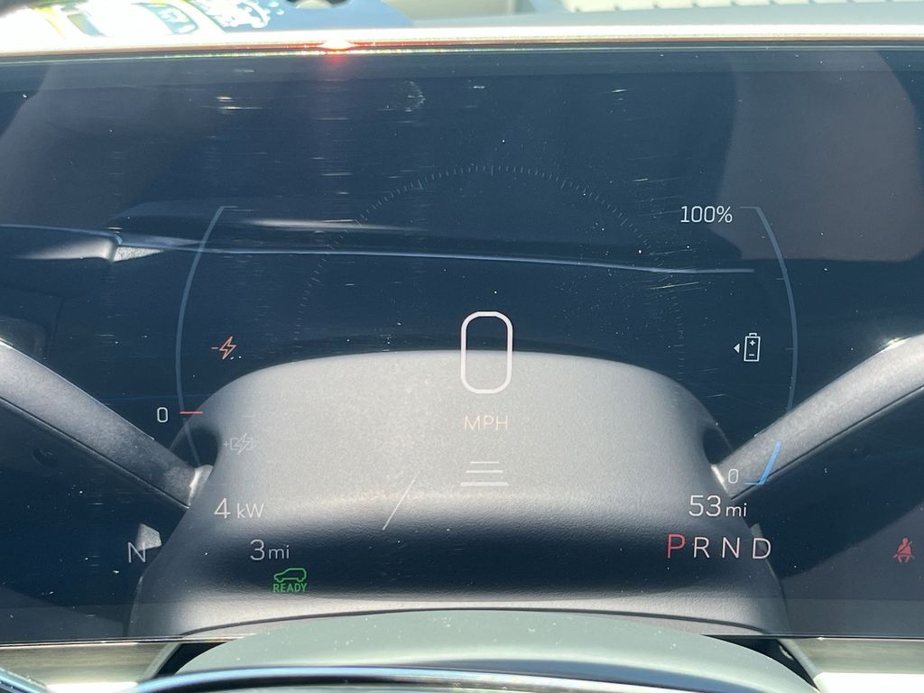 2025 Cadillac LYRIQ Luxury Image 13 of 28