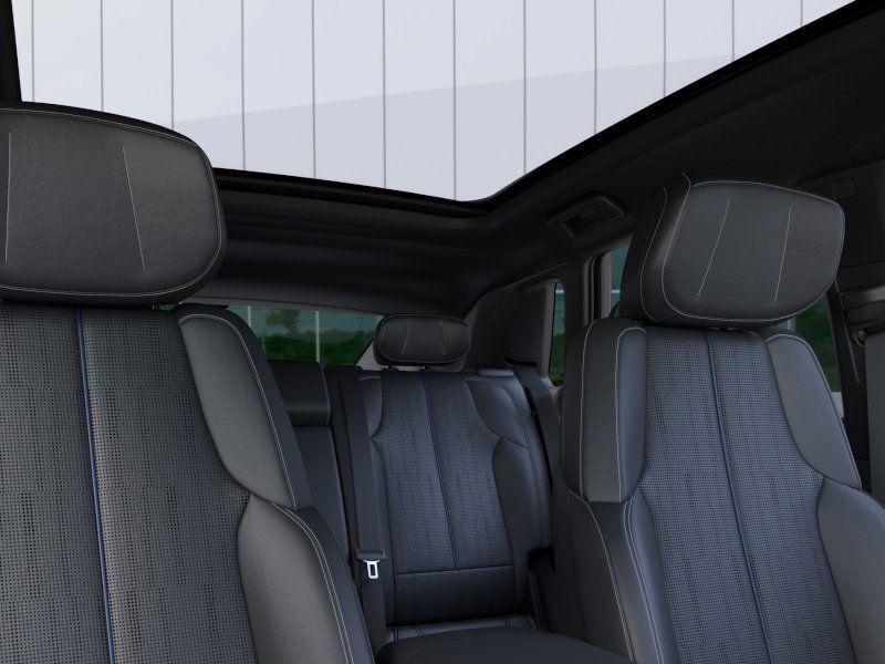 Vehicle image 12 of 26