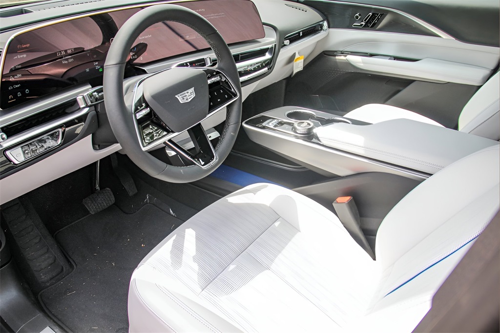 Vehicle image 7 of 26