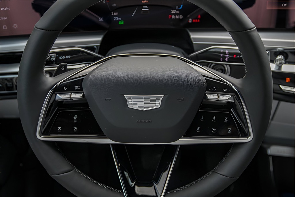 Vehicle image 17 of 26