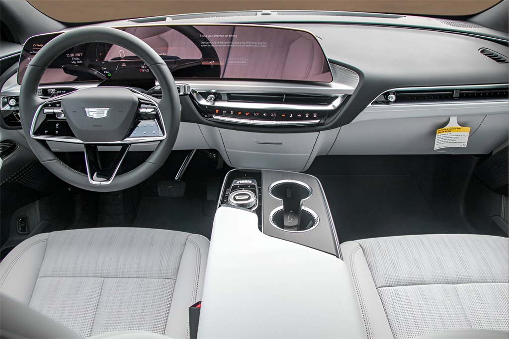 Vehicle image 16 of 26