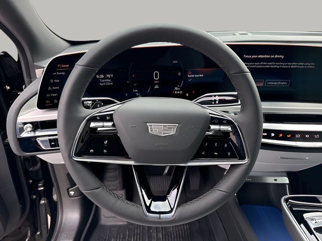 Vehicle image 21 of 40