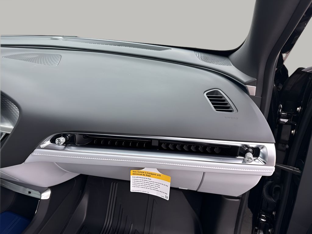 Vehicle image 13 of 40