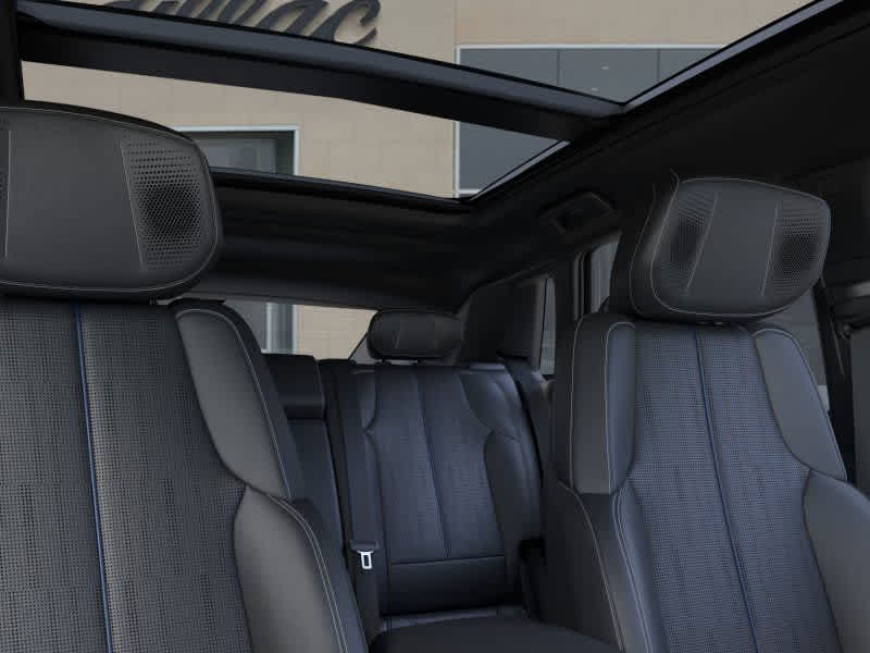 2025 Cadillac LYRIQ Luxury Image 12 of 24