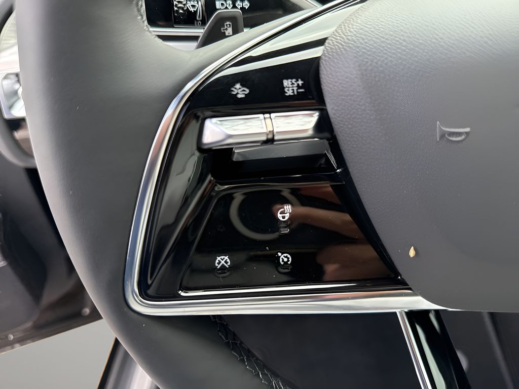Vehicle image 22 of 41