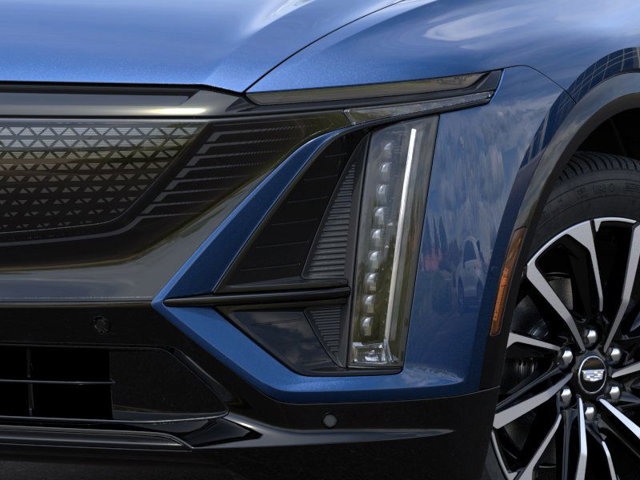 Vehicle image 10 of 24
