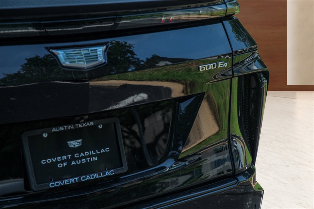 Vehicle image 24 of 26