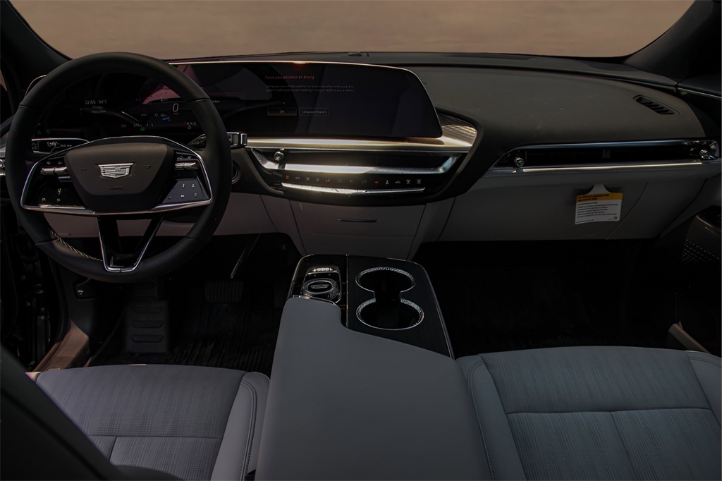 Vehicle image 16 of 26