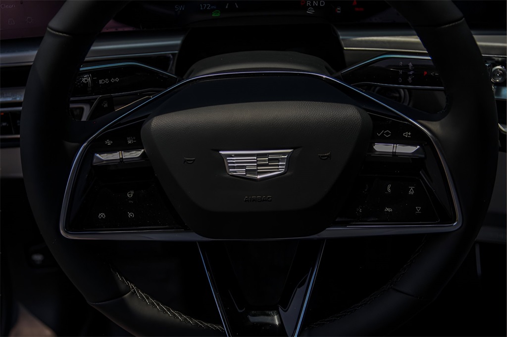 Vehicle image 17 of 26