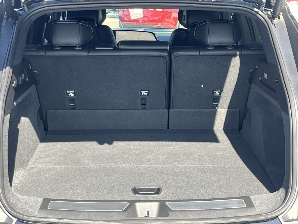 2025 Cadillac LYRIQ Sport Image 4 of 28