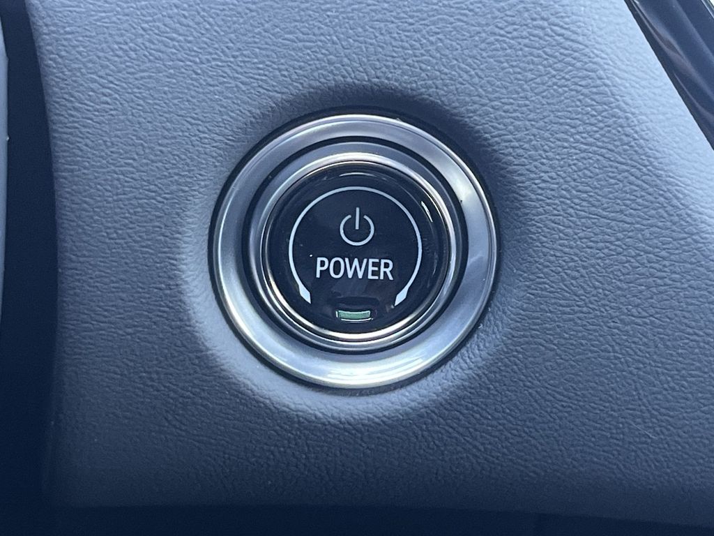 2025 Cadillac LYRIQ Sport Image 27 of 28