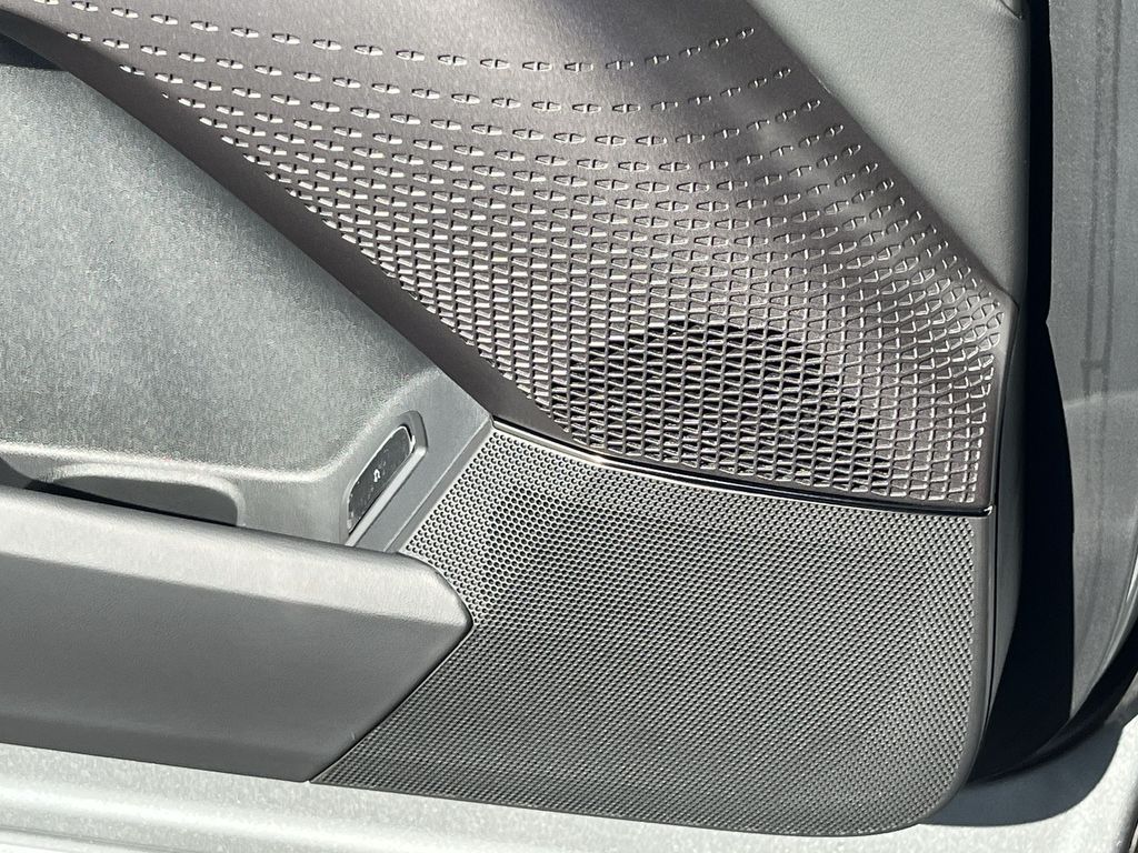 2025 Cadillac LYRIQ Sport Image 26 of 28