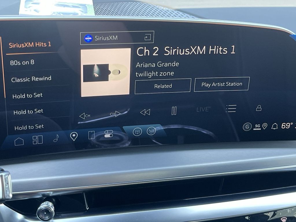 2025 Cadillac LYRIQ Sport Image 16 of 28