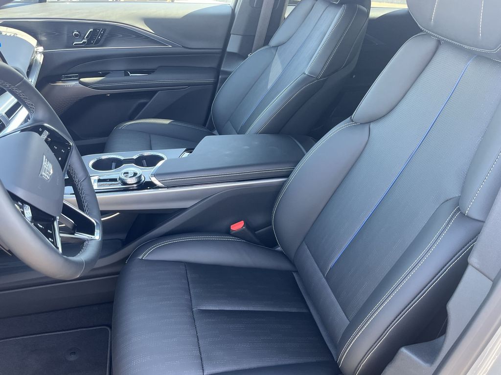 2025 Cadillac LYRIQ Sport Image 7 of 28