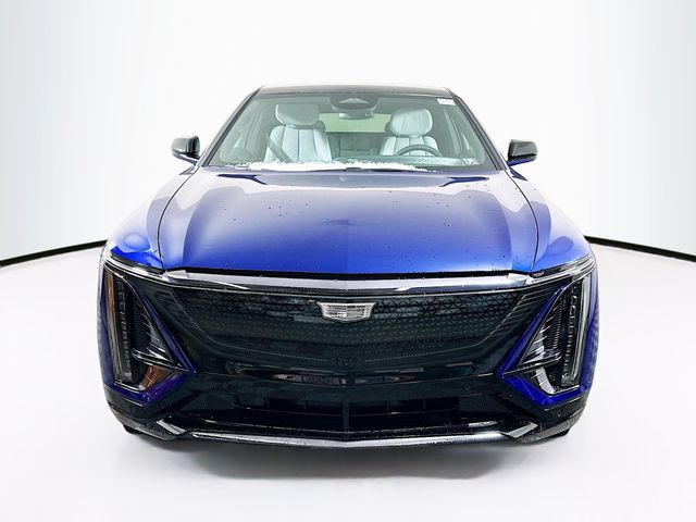 2025 Cadillac LYRIQ Sport Image 2 of 21