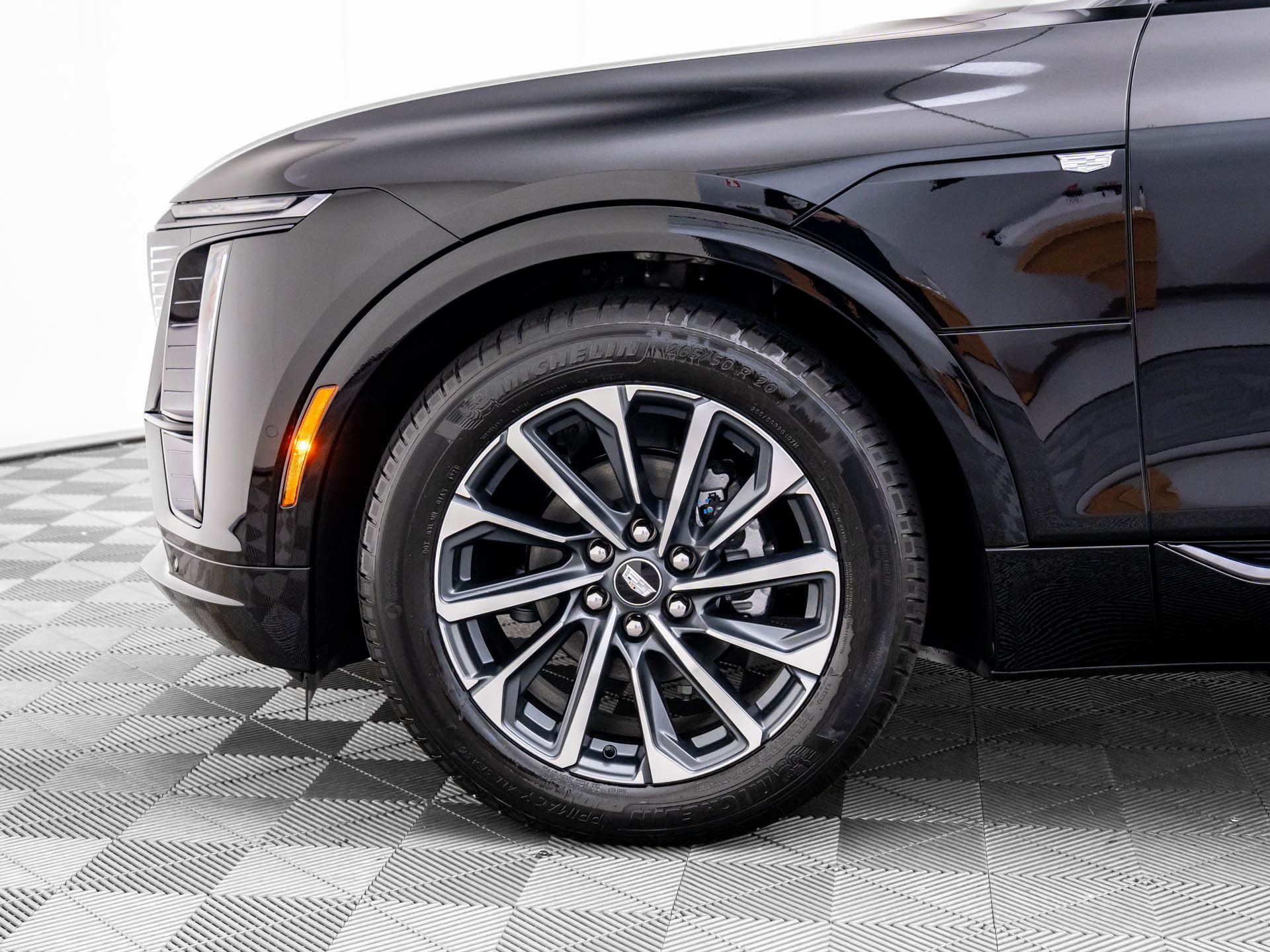 Vehicle image 34 of 39
