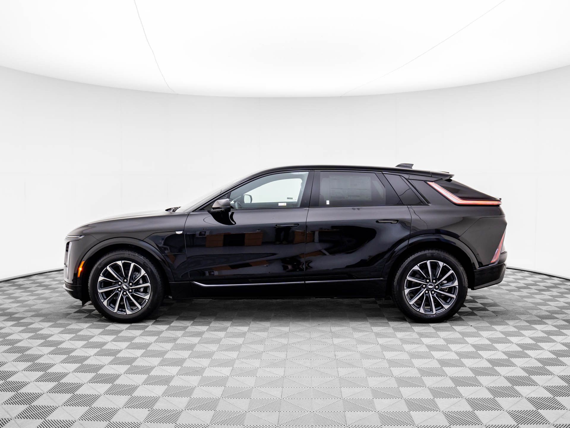 Vehicle image 10 of 39