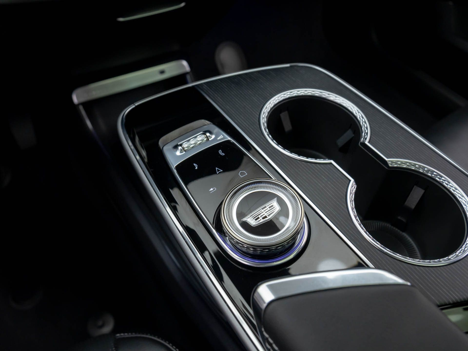 Vehicle image 27 of 39