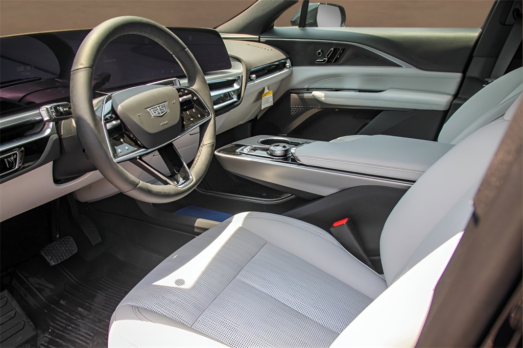 Vehicle image 7 of 25