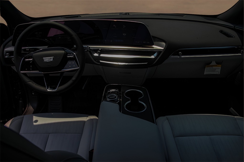 Vehicle image 15 of 25