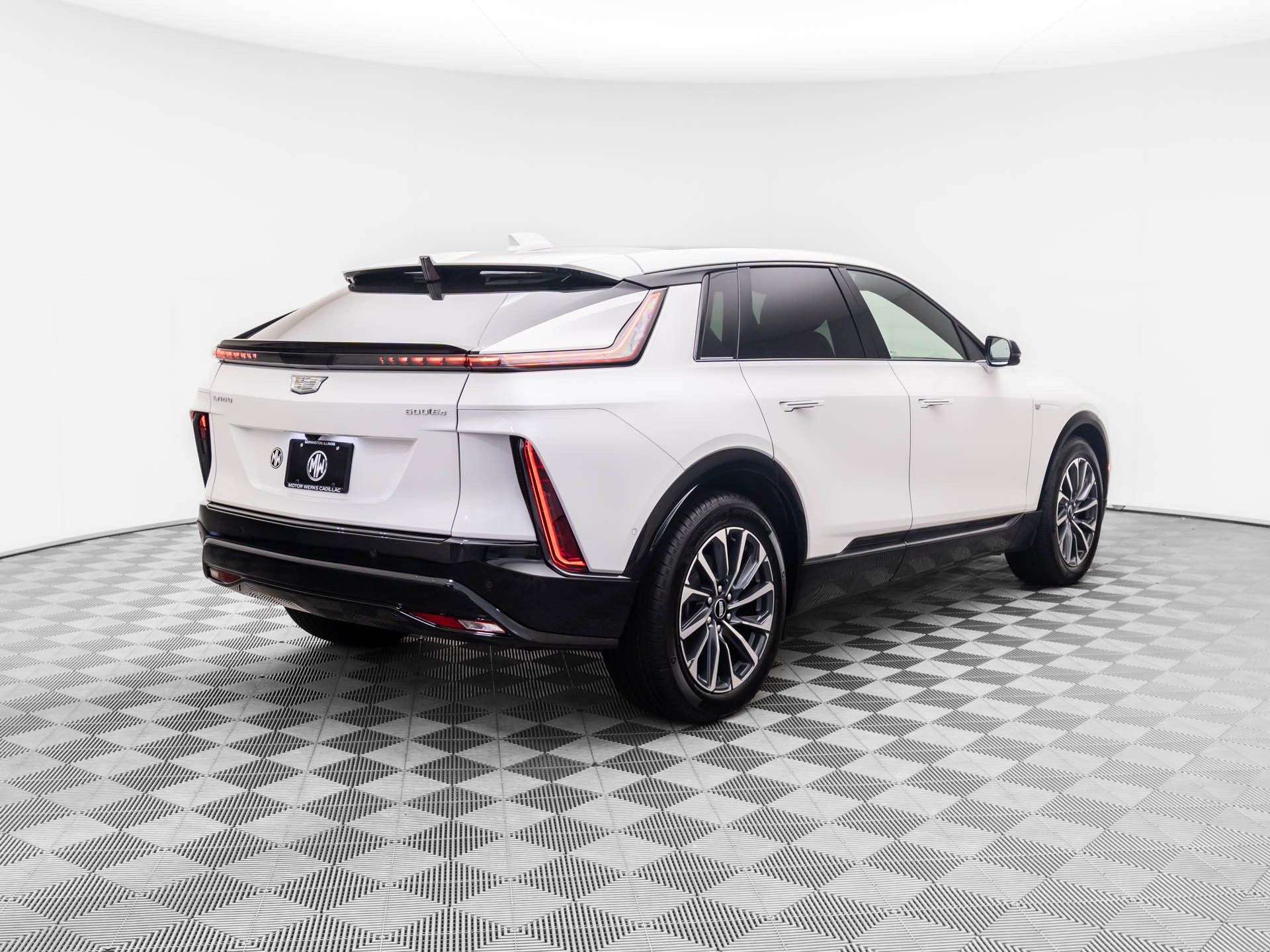 Vehicle image 6 of 42