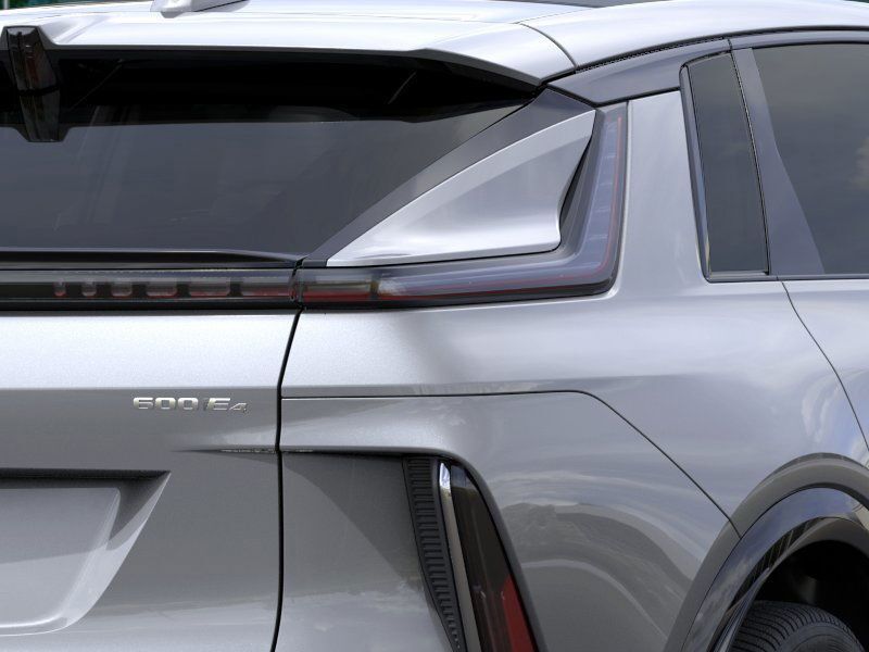 Vehicle image 13 of 26