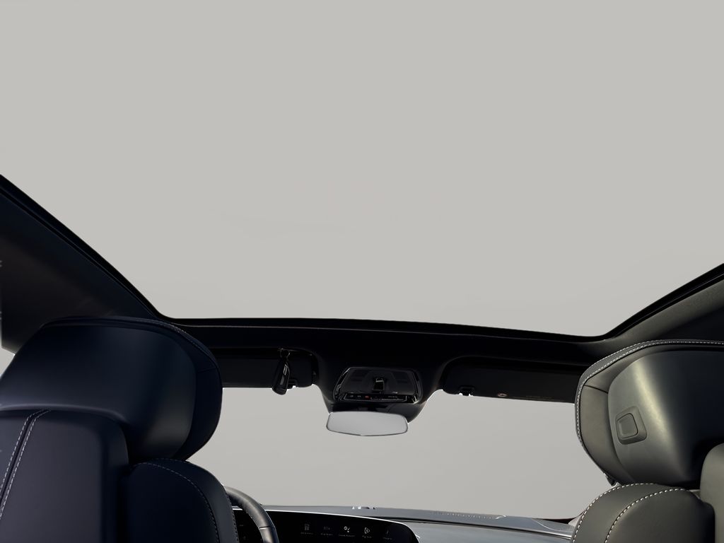 Vehicle image 38 of 39