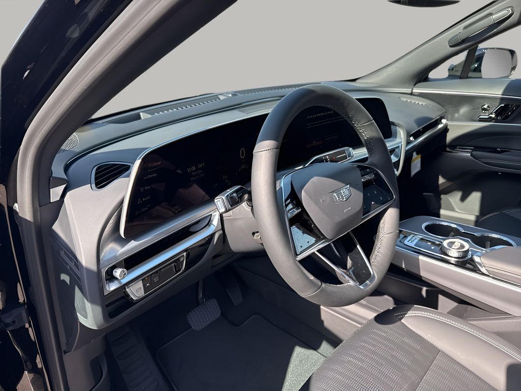 Vehicle image 16 of 39