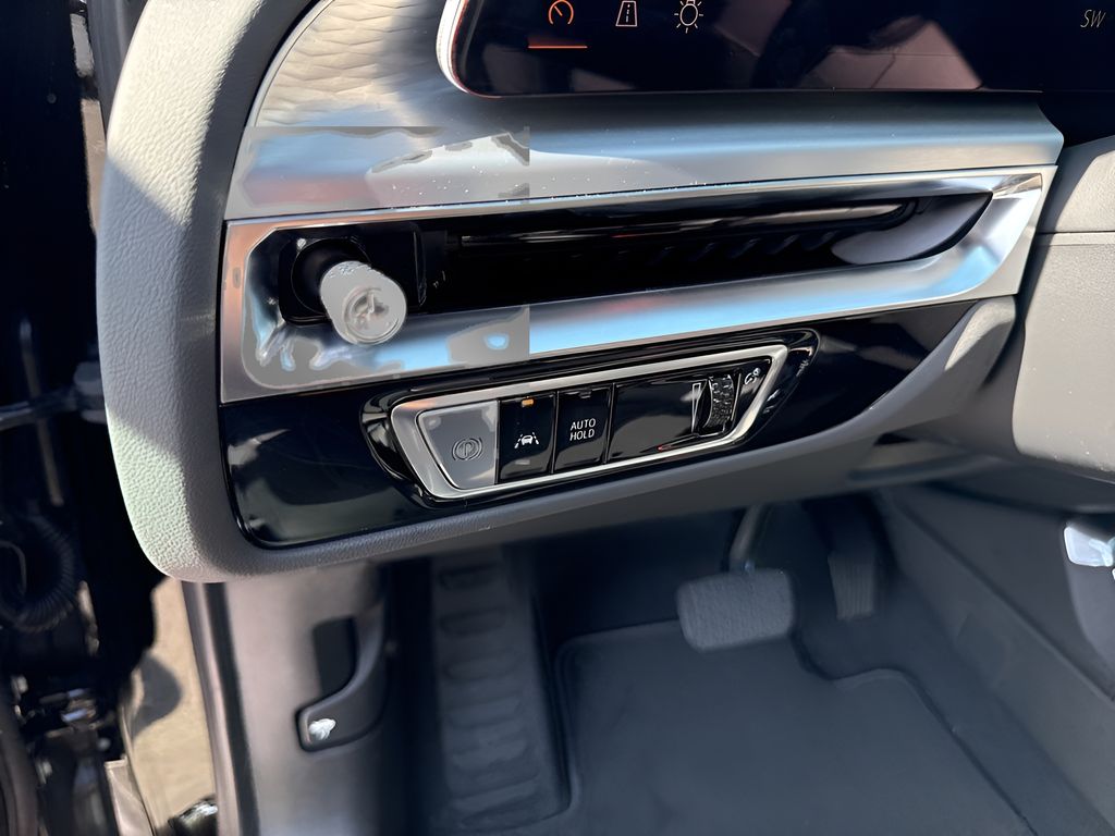 Vehicle image 19 of 39