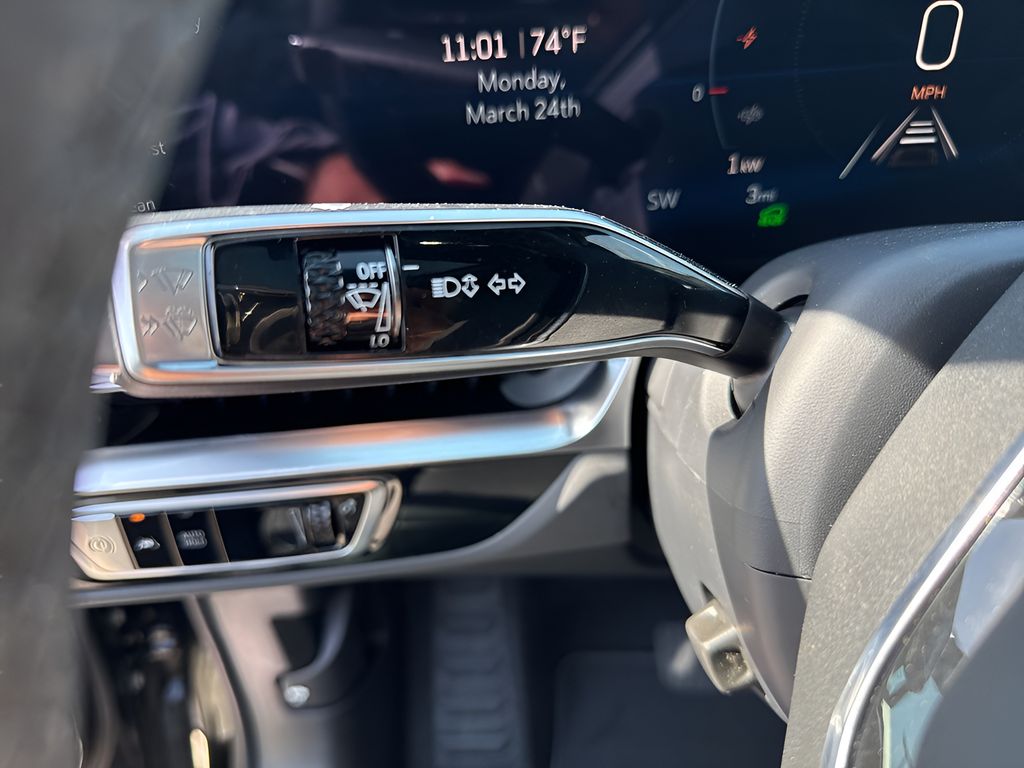 Vehicle image 24 of 39