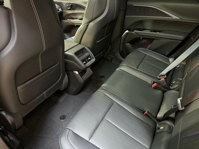 2025 Cadillac LYRIQ Sport Image 16 of 52