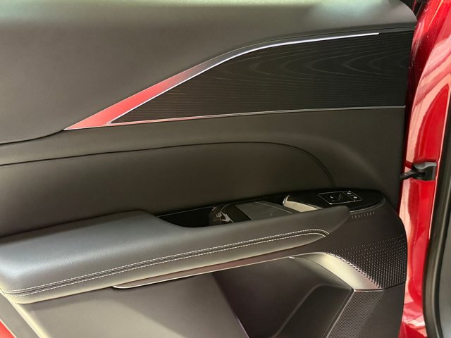 2025 Cadillac LYRIQ Sport Image 30 of 52