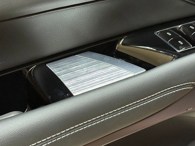 2025 Cadillac LYRIQ Sport Image 28 of 52