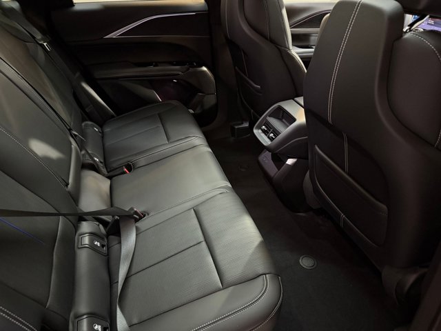 2025 Cadillac LYRIQ Sport Image 14 of 52