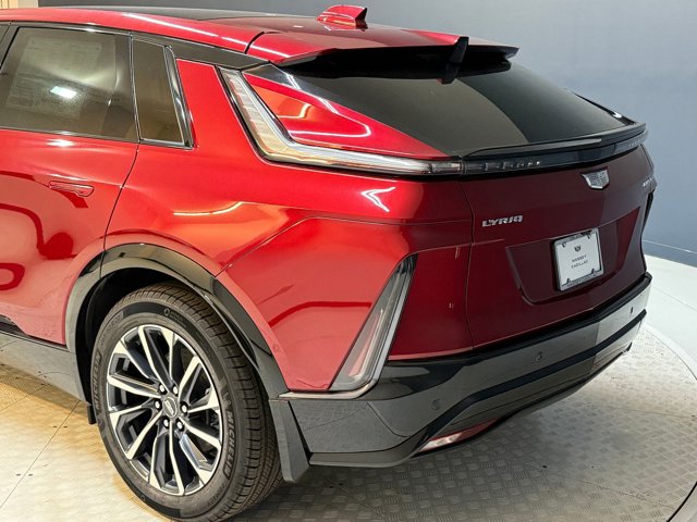 2025 Cadillac LYRIQ Sport Image 8 of 52