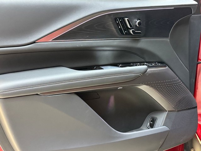 2025 Cadillac LYRIQ Sport Image 29 of 52