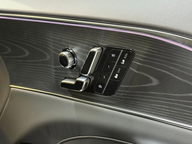 2025 Cadillac LYRIQ Sport Image 37 of 52