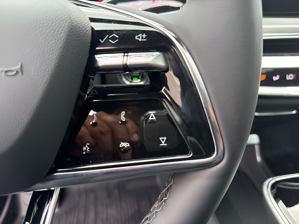 Vehicle image 22 of 39