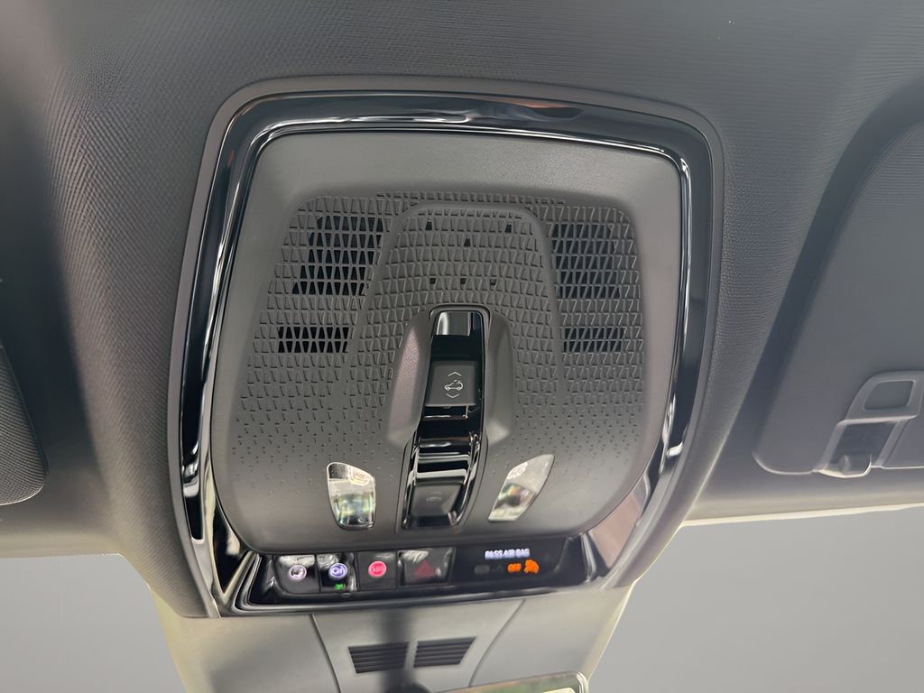 Vehicle image 31 of 39
