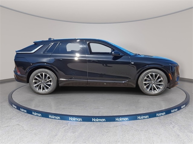 2025 Cadillac LYRIQ Sport Image 4 of 13
