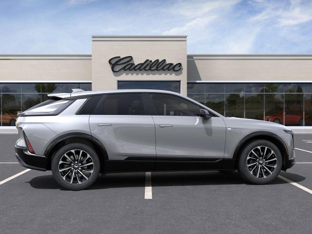 Vehicle image 8 of 39