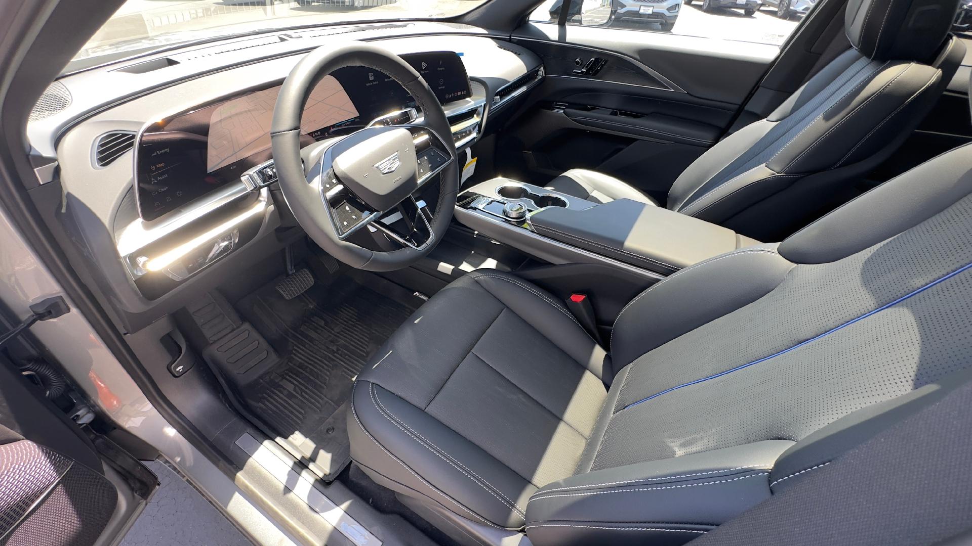 Vehicle image 21 of 39