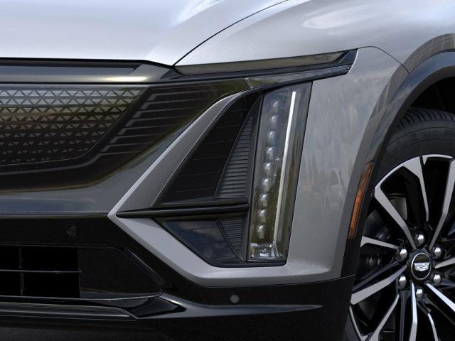 Vehicle image 25 of 39