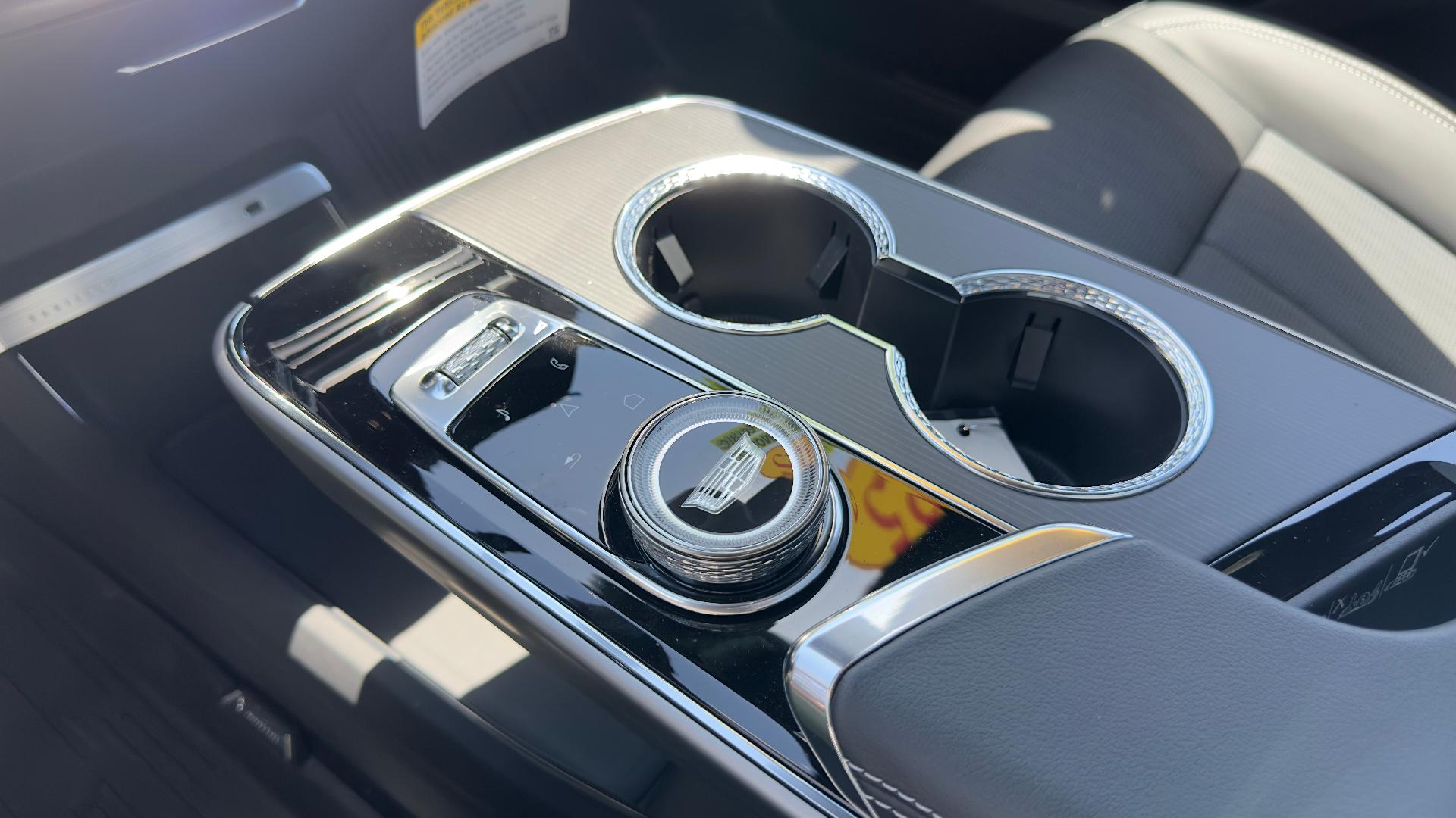 Vehicle image 23 of 39